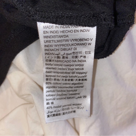 CALVIN KLEIN BASIC LOGO TEE SHIRT in BLACK - Picture 2 of 2